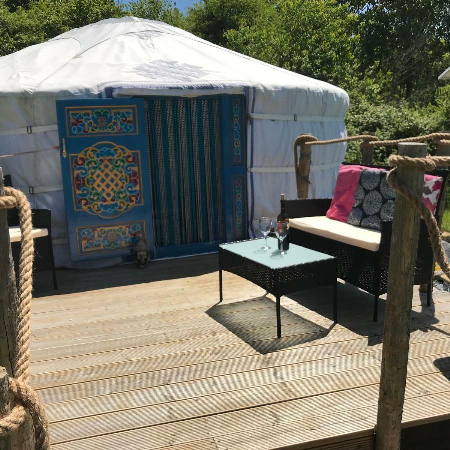 French Fields Luxury Glamping Original Mongolian Yurt Hotel Le-Vieux-Cerier Exterior photo